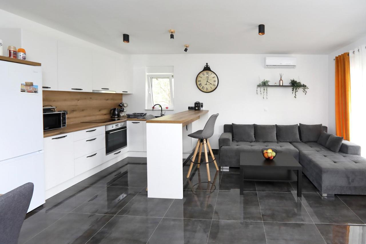 Apartman Kero บาร์บินเย ภายนอก รูปภาพ